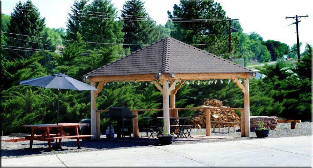 Hotchkiss Inn Motel Bagian luar foto